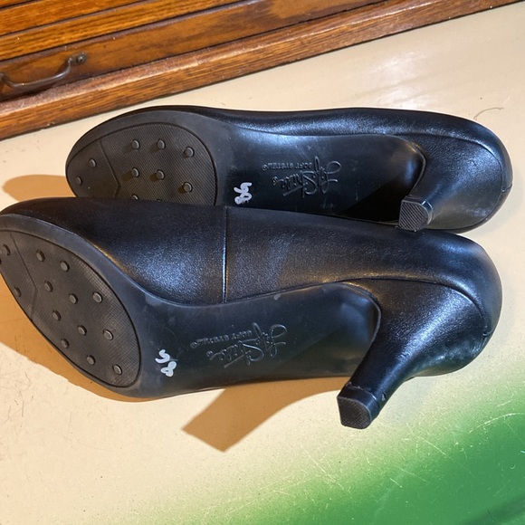 Life Stride Black Heels - Picture 4 of 8